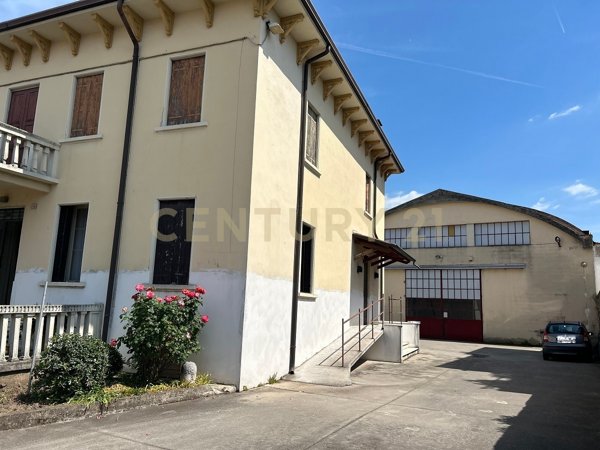 casa indipendente in vendita a Monteforte d'Alpone