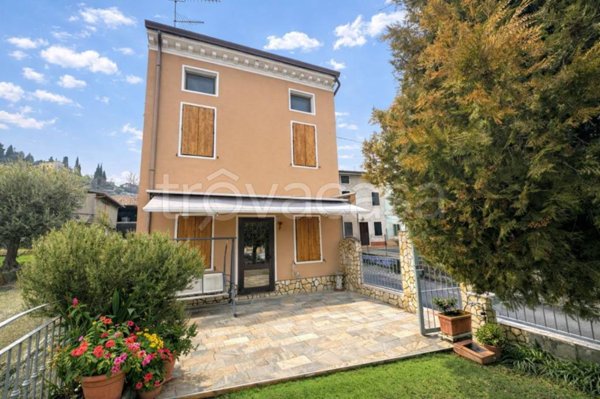 casa indipendente in vendita a Monteforte d'Alpone