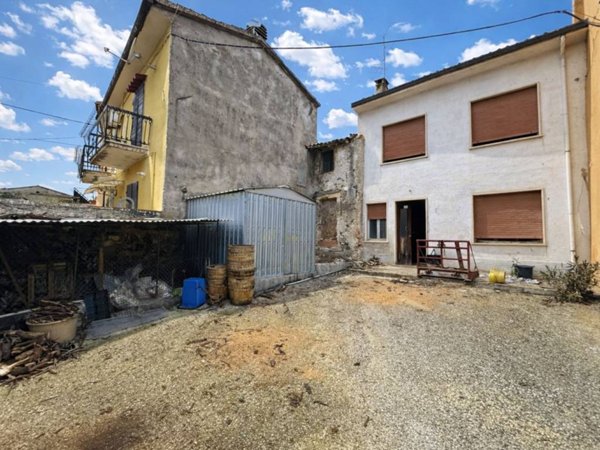 casa indipendente in vendita a Monteforte d'Alpone in zona Brognoligo