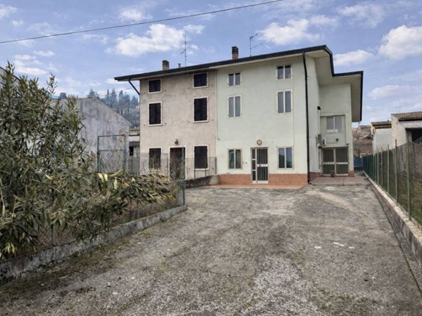 casa indipendente in vendita a Monteforte d'Alpone