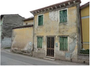 casa indipendente in vendita a Monteforte d'Alpone in zona Brognoligo