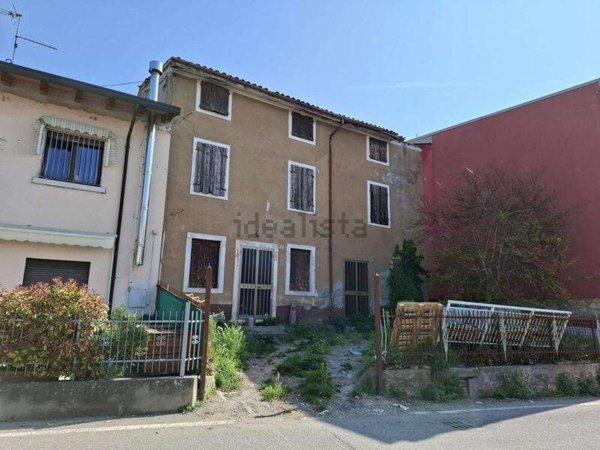 casa indipendente in vendita a Monteforte d'Alpone