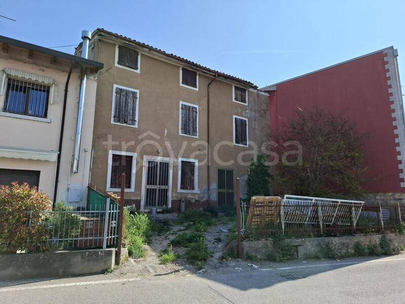 casa indipendente in vendita a Monteforte d'Alpone