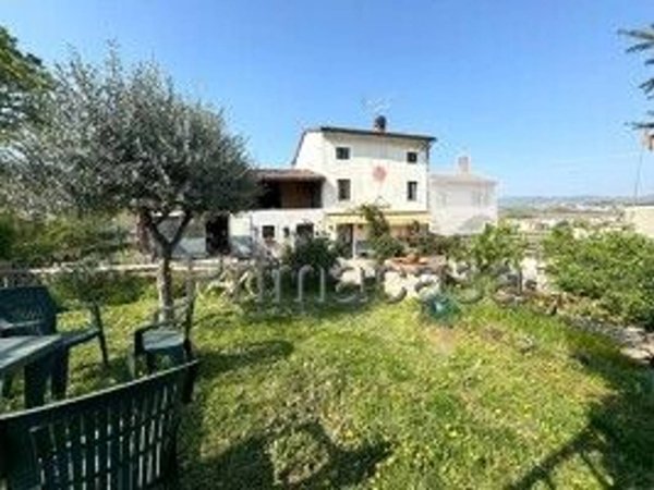 casa indipendente in vendita a Monteforte d'Alpone in zona Brognoligo