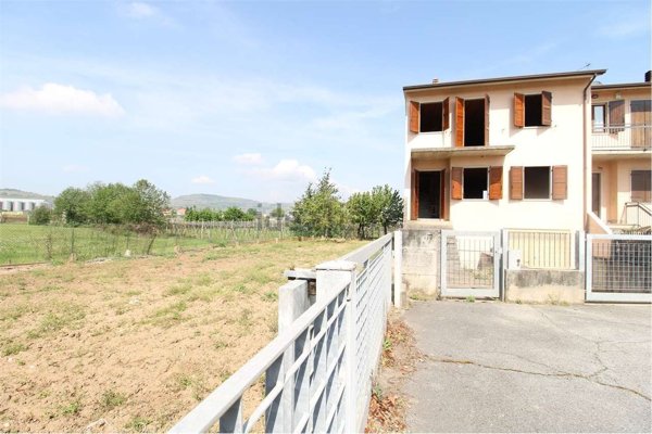 casa indipendente in vendita a Monteforte d'Alpone