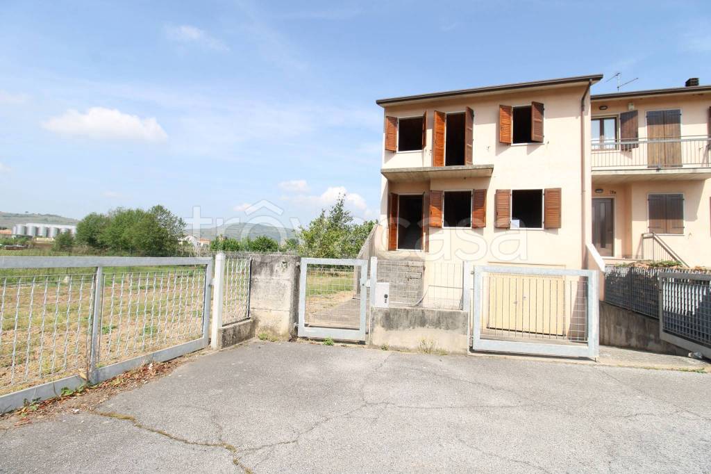casa indipendente in vendita a Monteforte d'Alpone