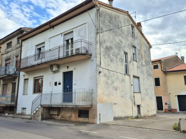 casa indipendente in vendita a Monteforte d'Alpone