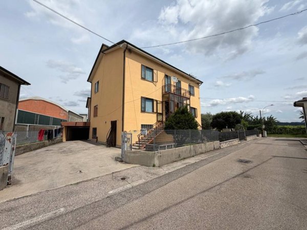casa indipendente in vendita a Monteforte d'Alpone in zona Costalunga
