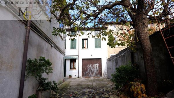 casa indipendente in vendita a Monteforte d'Alpone in zona Costalunga