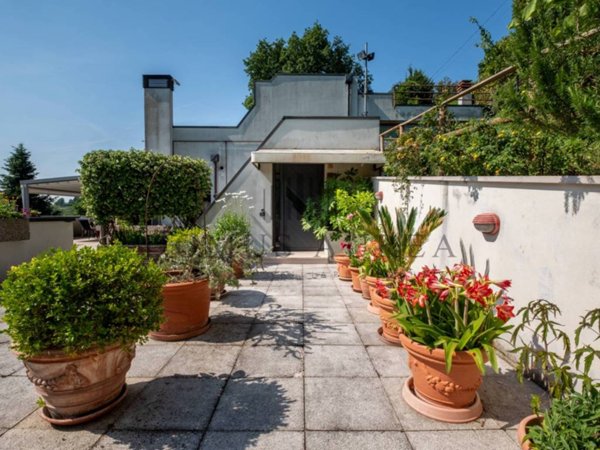 casa indipendente in vendita a Monteforte d'Alpone in zona Brognoligo