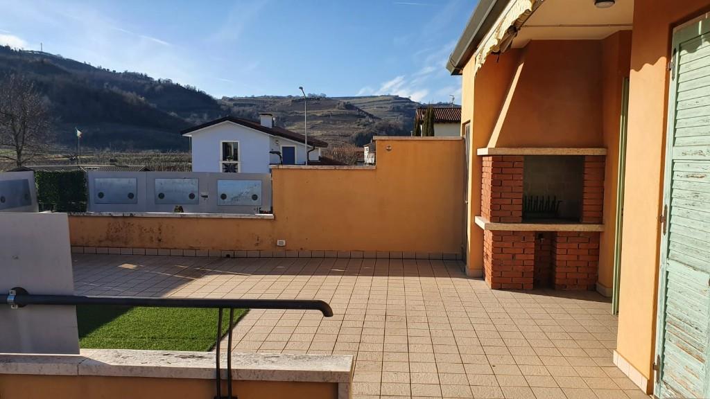 casa indipendente in vendita a Monteforte d'Alpone in zona Brognoligo