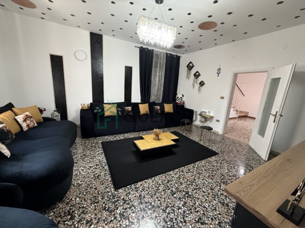 casa indipendente in vendita a Monteforte d'Alpone in zona Brognoligo