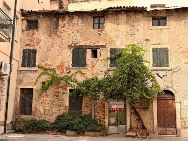 casa indipendente in vendita a Monteforte d'Alpone