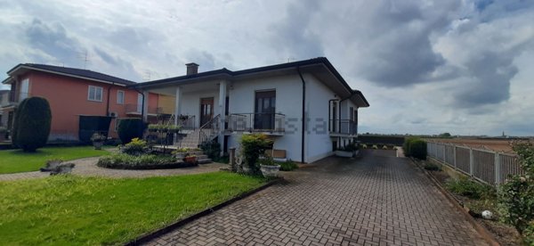 casa indipendente in vendita a Mozzecane