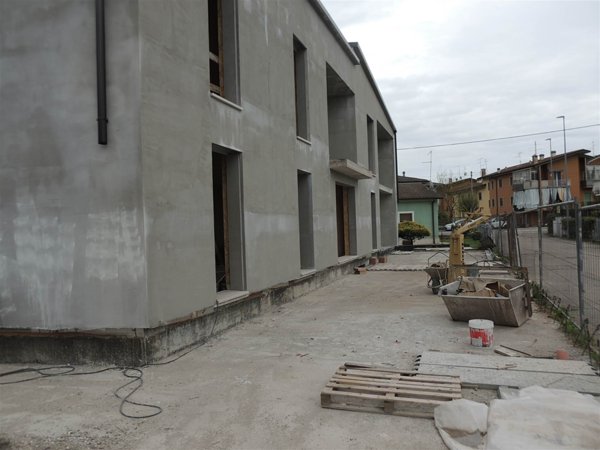 casa indipendente in vendita a Mozzecane in zona Grezzano