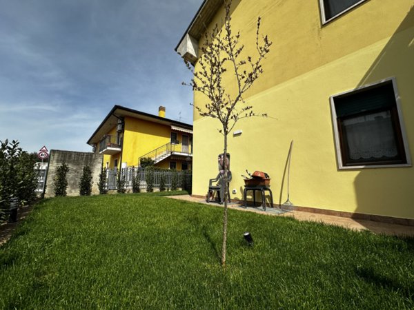 casa indipendente in vendita a Mozzecane in zona Grezzano