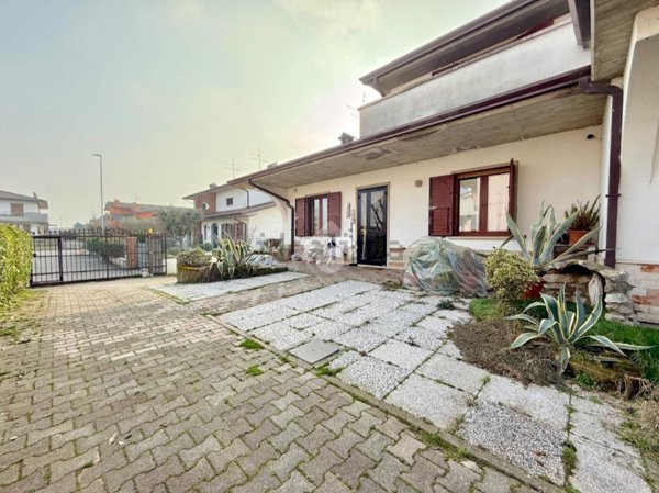 casa indipendente in vendita a Mozzecane in zona Grezzano