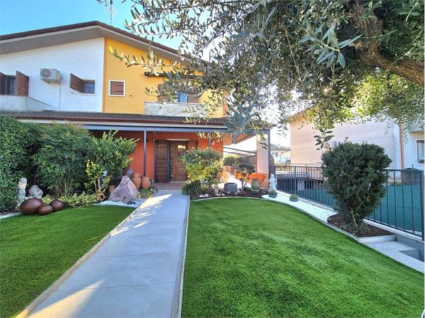 casa indipendente in vendita a Mozzecane in zona San Zeno