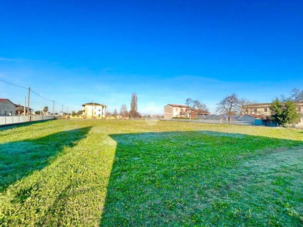 casa indipendente in vendita a Mozzecane in zona Quistello