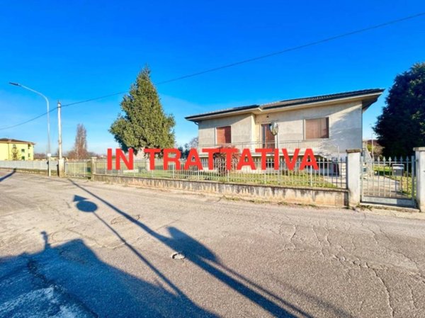 casa indipendente in vendita a Mozzecane in zona Quistello