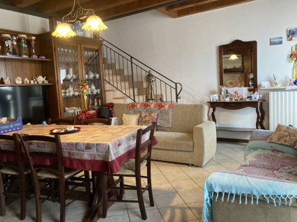 casa indipendente in vendita a Mozzecane
