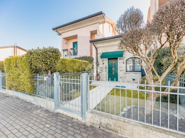 casa indipendente in vendita a Mozzecane
