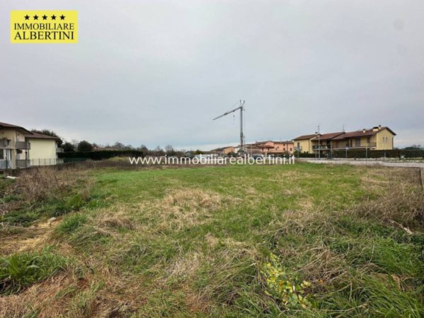 terreno edificabile in vendita a Mozzecane in zona San Zeno