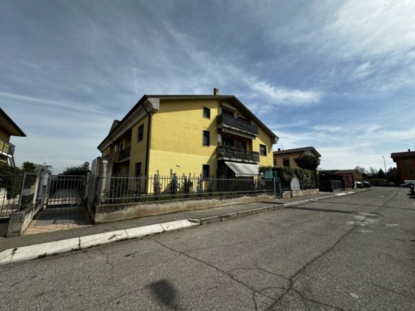 casa indipendente in vendita a Mozzecane in zona Grezzano