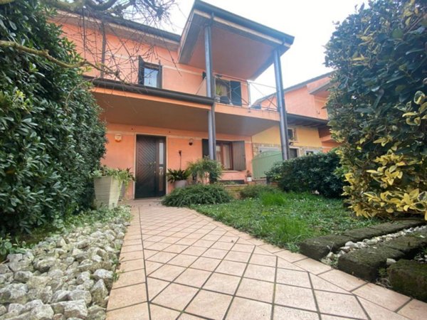 casa indipendente in vendita a Mozzecane in zona San Zeno