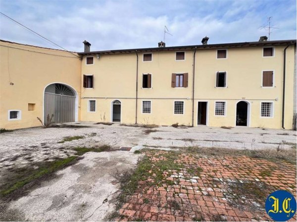 casa indipendente in vendita a Mozzecane