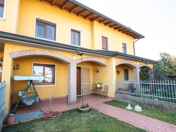 casa indipendente in vendita a Mozzecane in zona San Zeno