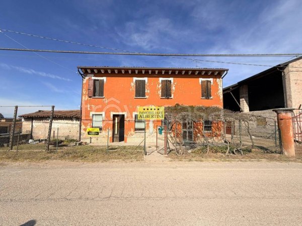 casa indipendente in vendita a Mozzecane in zona Quistello