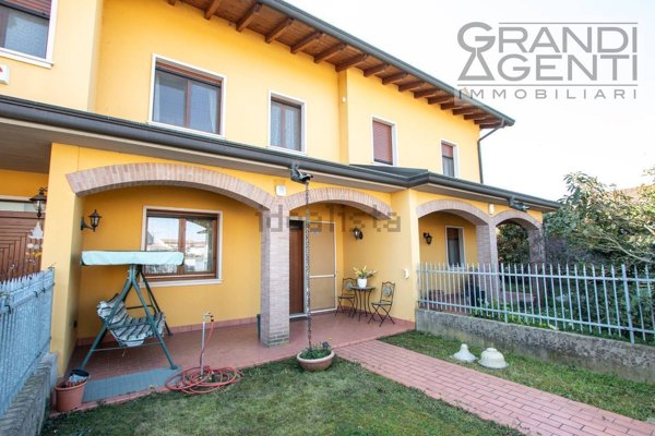 casa indipendente in vendita a Mozzecane in zona San Zeno