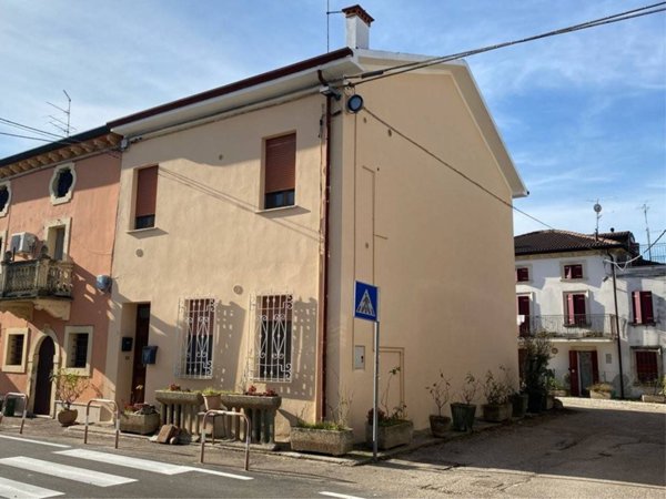 appartamento in vendita a Mozzecane in zona Tormine