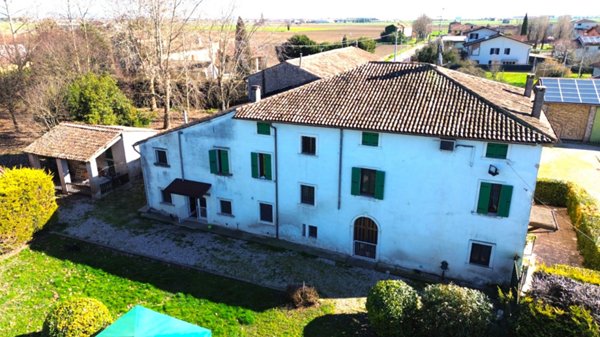 casale in vendita a Mozzecane in zona Tormine