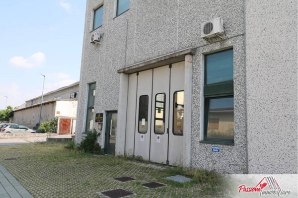 locale di sgombero in vendita a Negrar di Valpolicella in zona Arbizzano