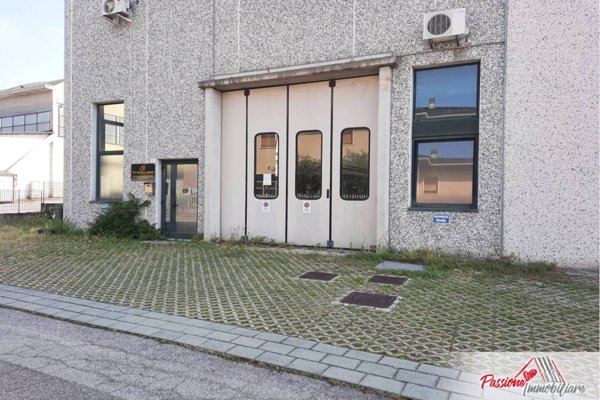 locale di sgombero in vendita a Negrar di Valpolicella in zona Arbizzano