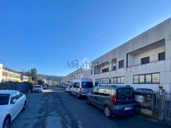 ufficio in vendita a Negrar di Valpolicella in zona Arbizzano