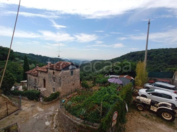 casa indipendente in vendita a Negrar di Valpolicella in zona Montecchio
