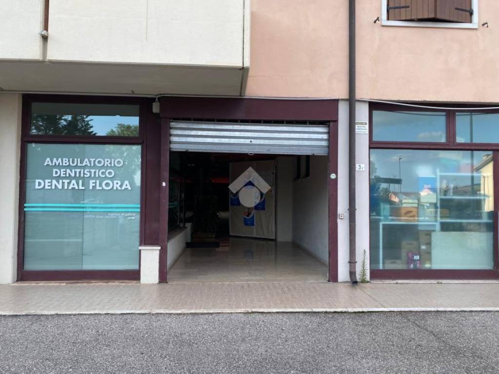 locale commerciale in vendita a Negrar di Valpolicella