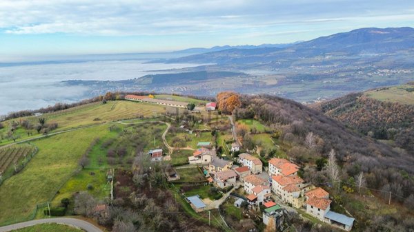 appartamento in vendita a Negrar di Valpolicella in zona Montecchio