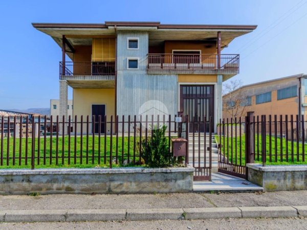 casa indipendente in vendita a Negrar di Valpolicella in zona Arbizzano