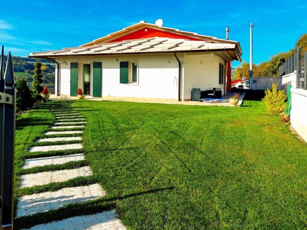 casa indipendente in vendita a Negrar di Valpolicella