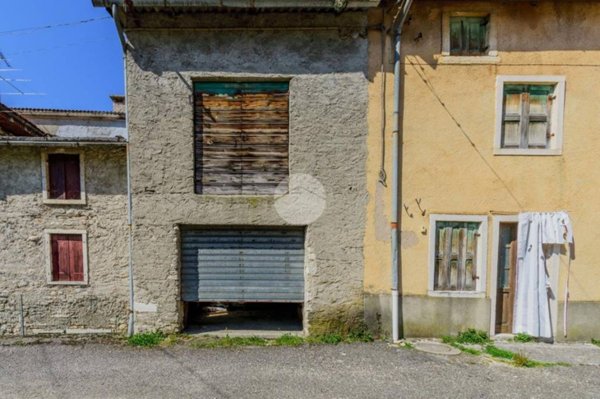 casa indipendente in vendita a Negrar di Valpolicella in zona Fane