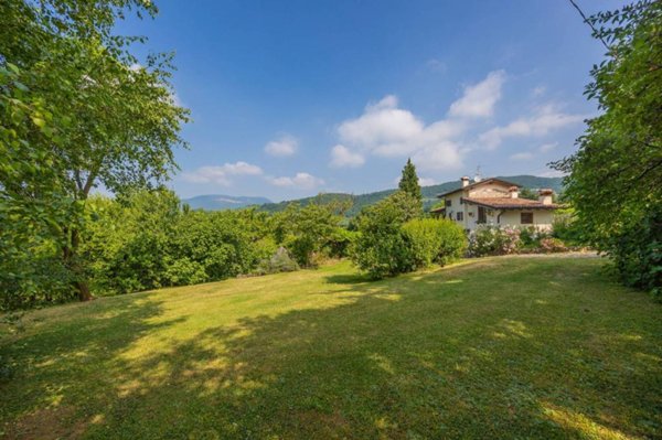 casa indipendente in vendita a Negrar di Valpolicella in zona Santa Maria