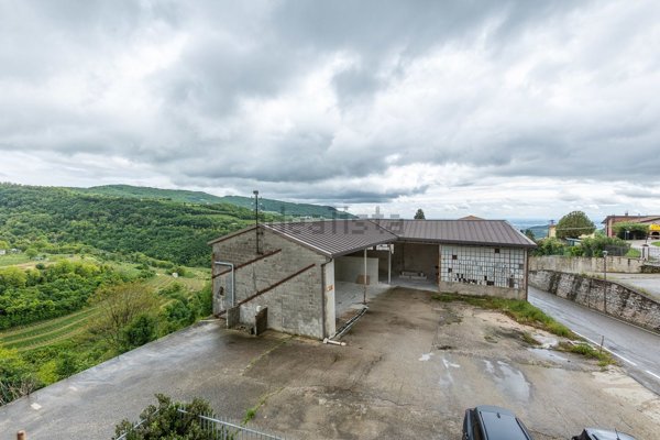 capannone in vendita a Negrar di Valpolicella in zona Prun