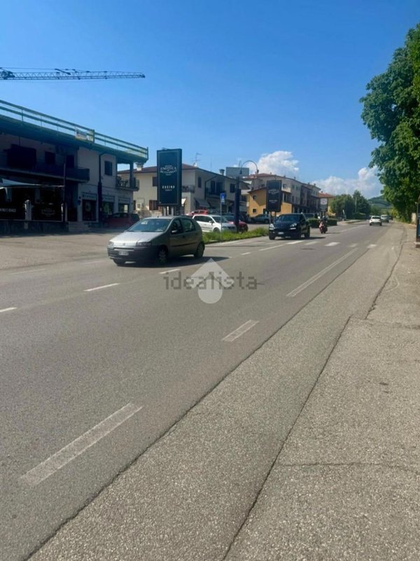 locale di sgombero in vendita a Negrar di Valpolicella