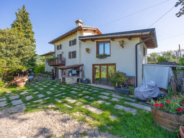 casa indipendente in vendita a Negrar di Valpolicella in zona Arbizzano