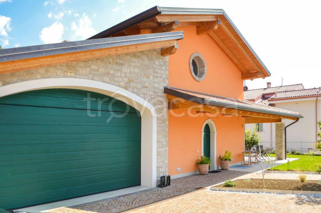 casa indipendente in vendita a Negrar di Valpolicella in zona Arbizzano