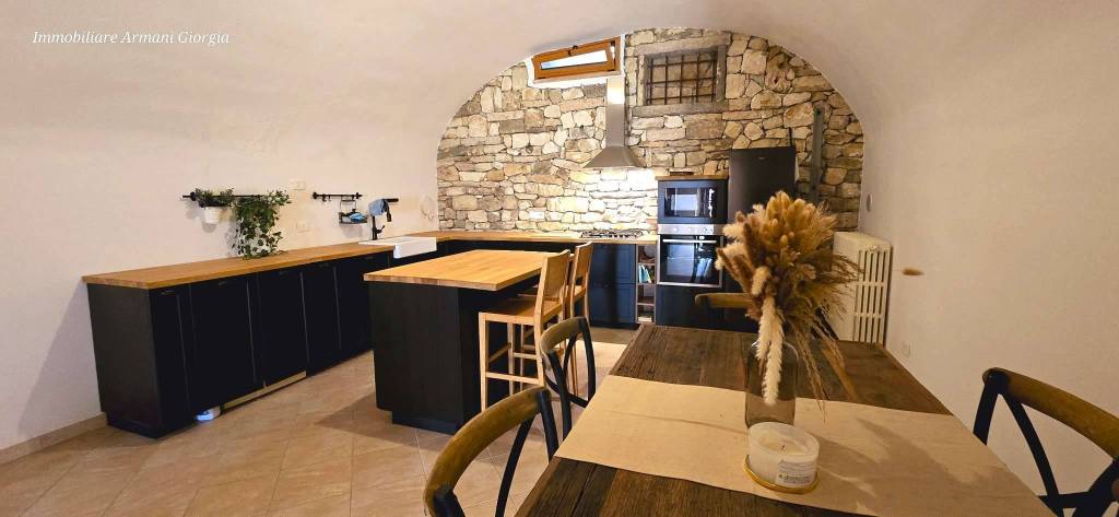 casa indipendente in vendita a Negrar di Valpolicella in zona Prun